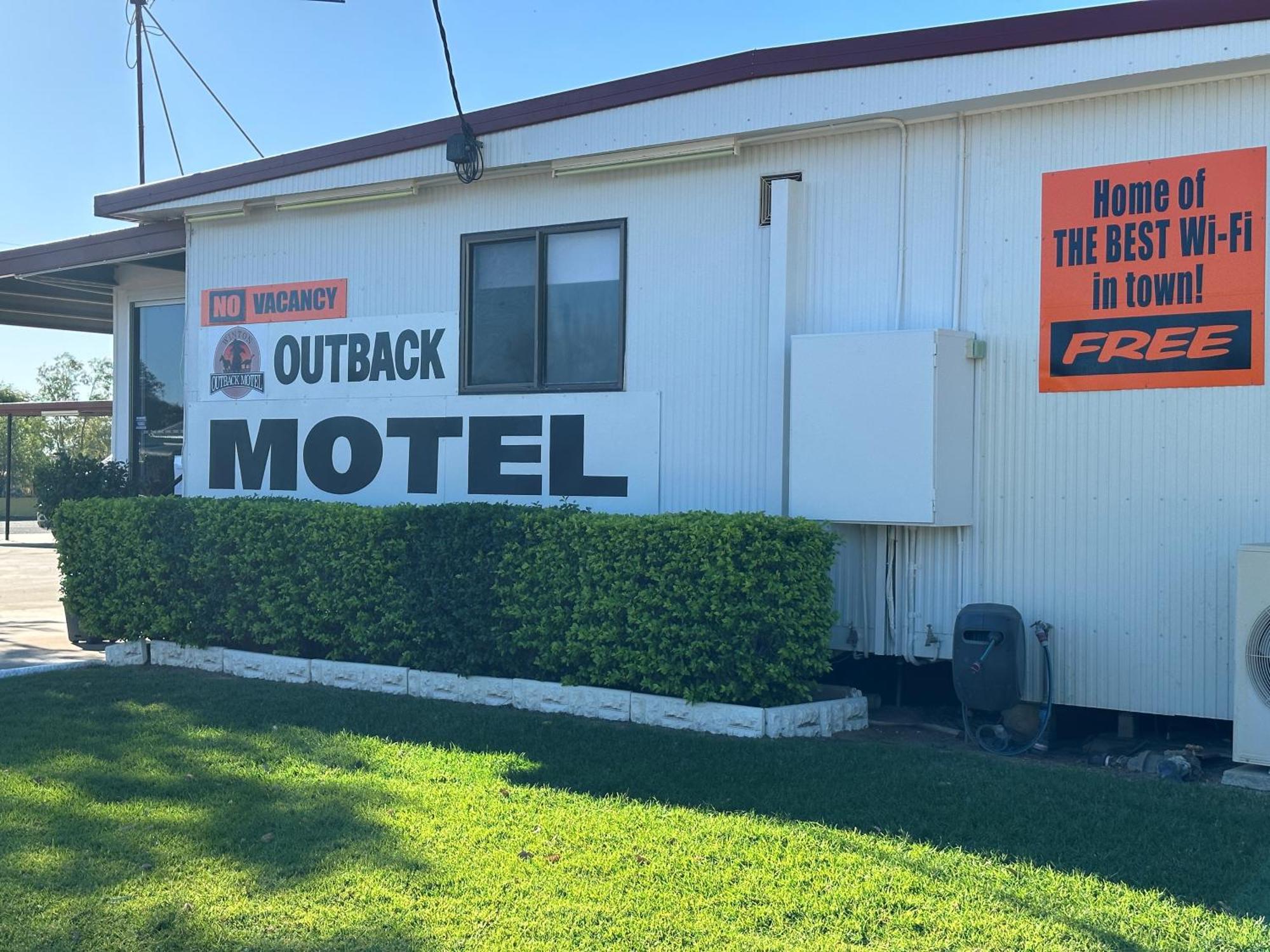 Winton Outback Motel Exterior photo